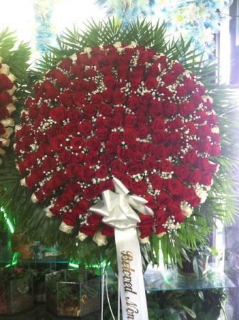 All-Rose Red Wreath Funeral Flowers