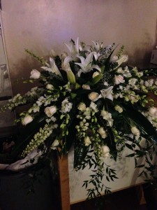 ALL WHITE CASCKET SPRAY FUNERAL