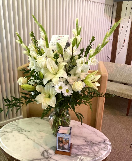 All White Floral Vase Arrangement