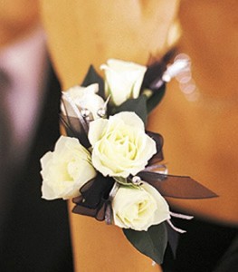 ALL WHITE SWEETHEART ROSES CORSAGE OR WRISTLET