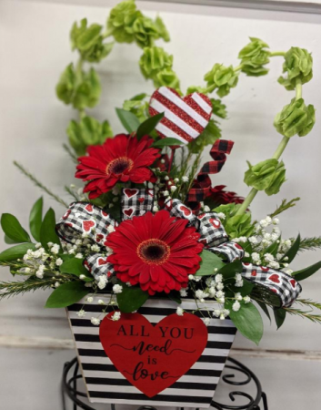 All you need is love arrangement container-fresh