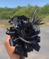 Allergy-friendly black corsage  