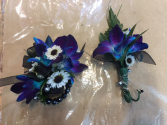 Alluring azul Corsage and Boutonniere Prom