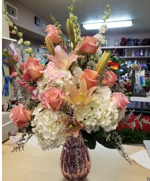 Alluring Pinks and White Floral Design