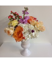 Almond Chic Fresh flower arrangement