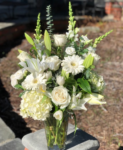 Alumni’s Pride Vased Arrangement