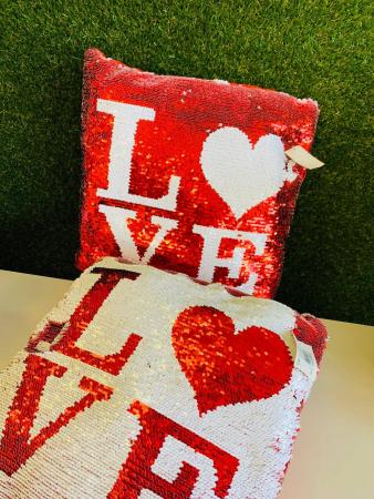 Amazing LoVe Cushion
