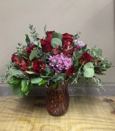 Amilia Romantic floral arrangement