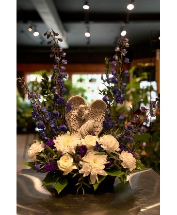 An Angel  Above  Keepsake Tribute in South Milwaukee, WI | PARKWAY FLORAL INC.