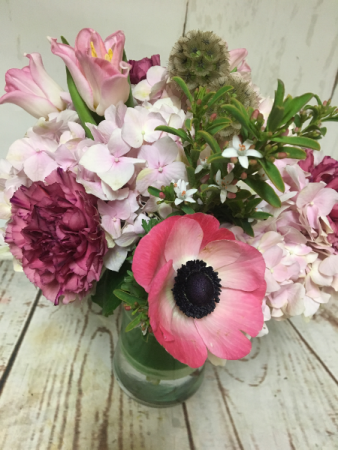 Anemone and Things  in Easton, CT | Felicia's Fleurs