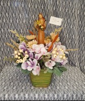 Angel holding flowers in basket - Silk arrang. 