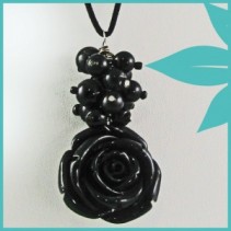Antique Rose Necklace (Black) Jewellery