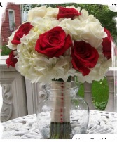 Any color roses with hydrangeas  