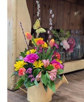 April Showers  Design Class - 3/29/25 @ 10AM Fresh Flowers