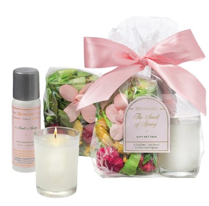Aromantique Home Fragrance Gift Set Potpourri, Candle & Room Spray - Warm, Floral & Woodsy Fragrance