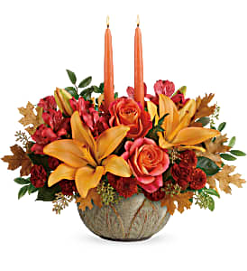 Artistic Glow Centerpiece in Saint Simons Island, GA | A COURTYARD FLORIST Artistic Glow Centerpiece in Saint Simons Island, GA | A COURTYARD FLORIST