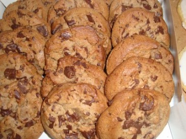 DOZEN CHOCOLATE CHUNK COOKIES! USUALLY AVAILABLE DAILY NEED 30 HOUR NOTICE(call before ordering for same day)SELECT 25.00 FOR A DOZEN OR 12.50 FOR A HALF DOZEN