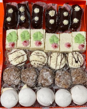 Assorted Mini-Cakes Gourmet Mini-Cakes