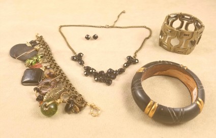 Assorted Jewelry 