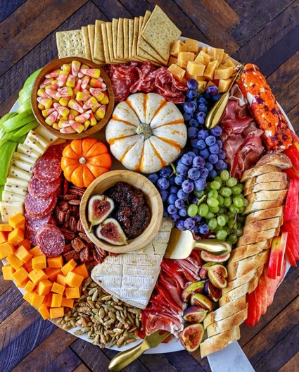 AUTUMN CHARCUTERIE BOARD 