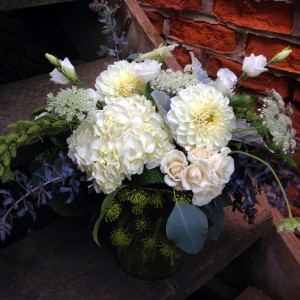 Autumn Monochromatic Vase Arrangement in Toronto, ON | BOTANY FLORAL STUDIO Autumn Monochromatic Vase Arrangement in Toronto, ON | BOTANY FLORAL STUDIO
