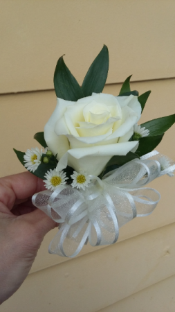 B 7 Fresh Corsage