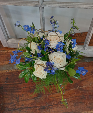 Blue & White Arrangement Designer's Choice in Glastonbury, CT | THE FLOWER DISTRICT