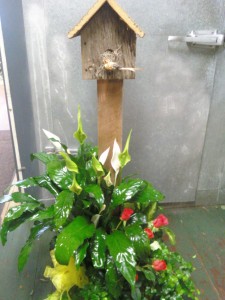 Barnwood birdhouse planter 