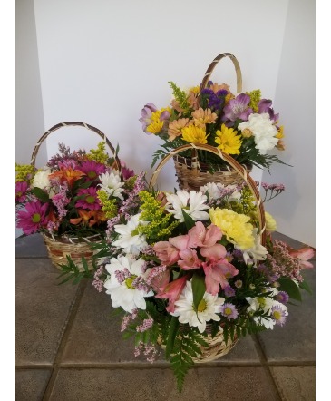 Basket of Posies Fresh flowers in Enfield, NH | SAFFLOWERS