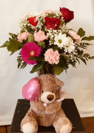 BE MINE BEAR FRESH FLORAL ARRANGEMENT