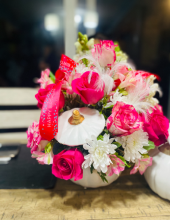 Be my pumpkin Hot pink roses in white pumpkin