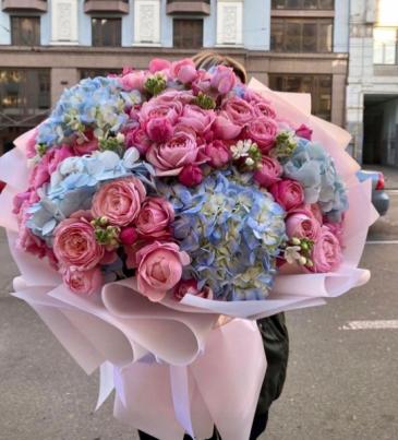 Beyond Beautiful Big Bouquet in Ozone Park, NY | Heavenly Florist