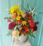 BEACH DAY FLOWER ARRANGEMENT