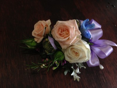 Beachcomber Pin-on corsage