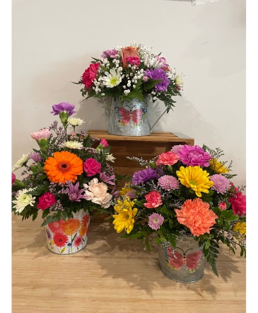 Beautiful Blooms Floral Arrangement in Red Lake, ON | FOREVER GREEN GIFT BOUTIQUE Beautiful Blooms Floral Arrangement in Red Lake, ON | FOREVER GREEN GIFT BOUTIQUE