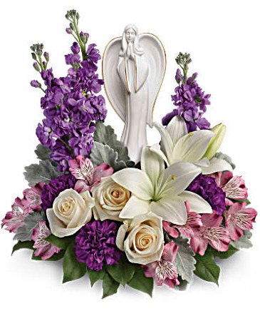Beautiful Heart Bouquet One-sided Arrangement in Winnipeg, MB | KINGS FLORIST LTD