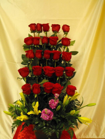 Beautiful stair arrangement  Red roses 
