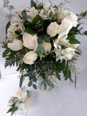 Beautifully White Brides Bouquet & Boutonniere