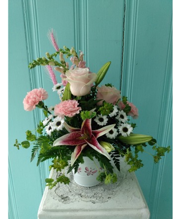BEE MINE FLOWER ARRANGEMENT in Hampstead, NC | Surf City Florist