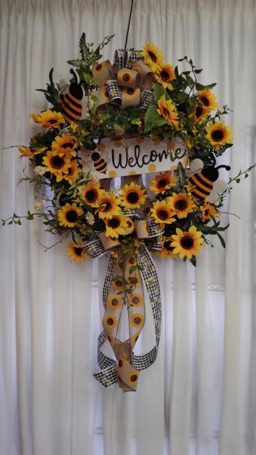 Bee Welcome Wreath Wreath in San Antonio, TX | FLOWERS BY GRACE