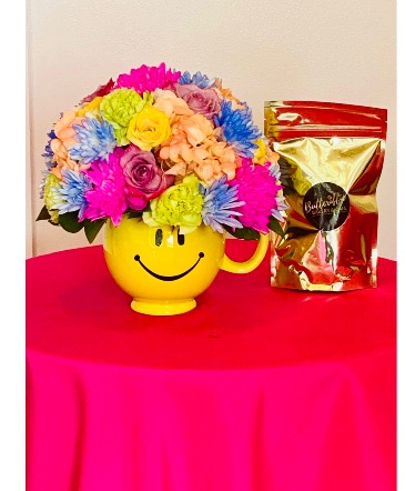 Big Smile Florist design Mug arrangement in Marion, AR | SOMETHING PRETTY TOO FLOWERS AT MARION