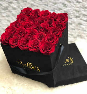 BLACK SUADE HAT BOX 25 FRESH ROSES
