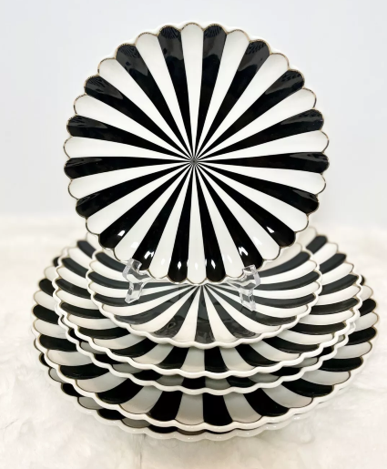 Black & white Teaware Grace DINNER plates 12.5