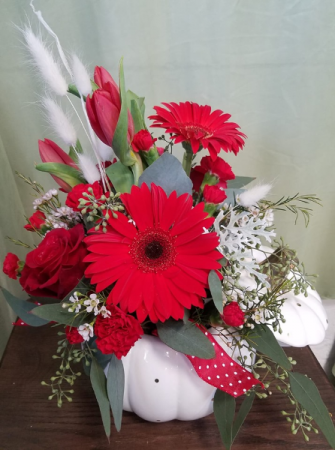 Blood Red Pumpkin Fall Arrangement In Gladstone Mi Trotter S Floral