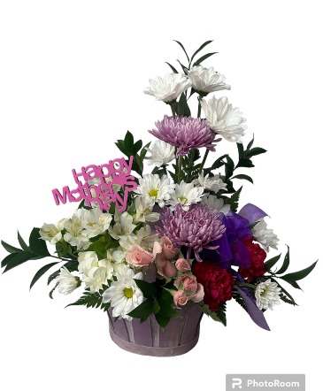 BLOOMING BASKET MOTHERS DAY SPECIAL in Lewiston, ME | BLAIS FLOWERS & GARDEN CENTER