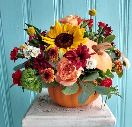 BLOOMING PUMPKIN FLOWER ARRANGEMENT