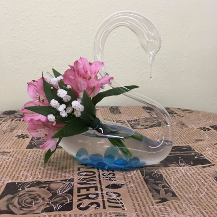 Blown Glass Swan Arrangement
