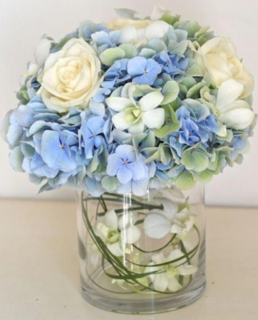 Blue and White ELEGANT MIXTURE OF FLOWERS