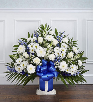 BLUE AND WHITE FLOWER FUNERAL BASKET 