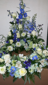 Blue and white wreath for urn 